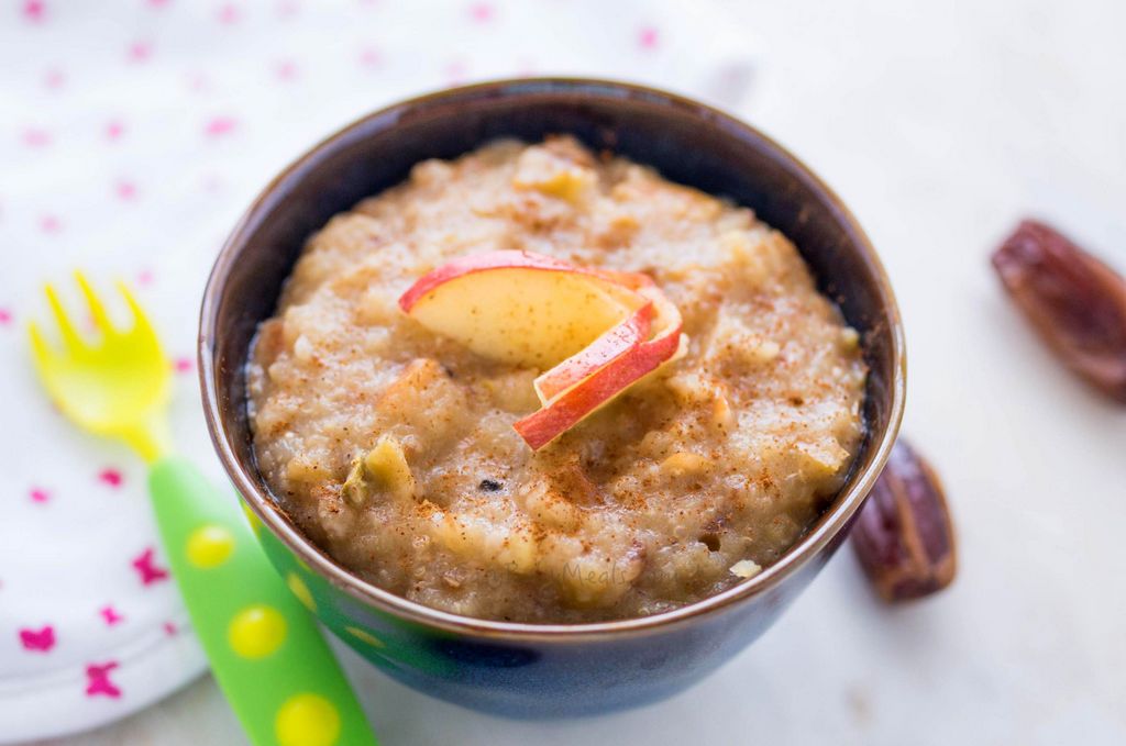 Dates And Quinoa Breakfast Porridge-Easy Baby Meals-www.easybabymeals.com